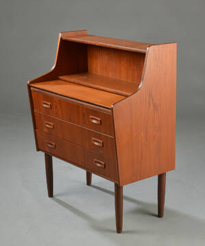 Dansk møbelproducent. Chatol af teaktræ