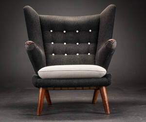 Hans J. Wegner. Lænestol Bamsestoen, model AP19 