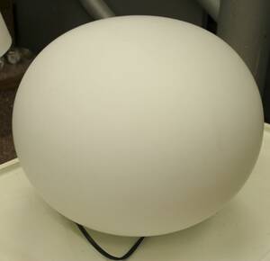 Bordslampa, Flos