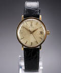 Omega Automatic. Vintage herreur i 14 kt. guld med gylden skive, ca. 1966