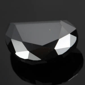 Uindfattet behandlet sort diamant ca. 5.40 ct.