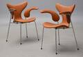 Arne Jacobsen. Par stole, model 3208, MågenLiljen2