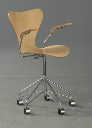 Arne Jacobsen, skrivbordsstol 3217 Sjuan 