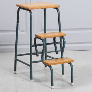 TRAPPSTEGE, 1900-talets mitt