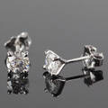 Brillant ørestikker af 14 kt. Rhodineret guld i alt 1.04 ct.   Denne vare er sat til omsalg under nyt varenummer 4150411