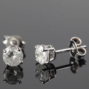 Brillant ørestikker af 14 kt. Rhodineret guld i alt 1.02 ct.  