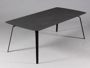 Henrik Pedersen. Spisebord model Float Denne vare er sat til omsalg under nyt varenummer 4883236
