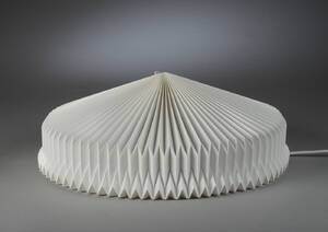 Le Klint loftslampe  loftsroset model 902 Denne vare er sat til omsalg under nyt varenummer 4461566