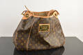 Louis Vuitton. Handväska Galliera