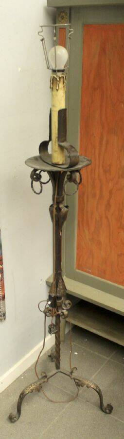 Golvlampa, bronserat järn