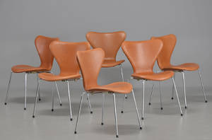 Arne Jacobsen, sæt på seks stole model 3107 polsteret med cognacfarvet Range aniline læder