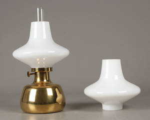 Henning Koppel. Petronella olielampe