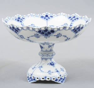 Royal Copenhagen skål på fot helblond