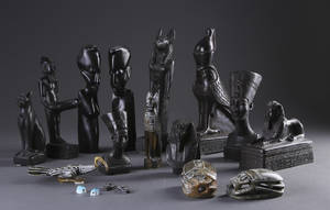 Samling egyptiske figurer mv 18