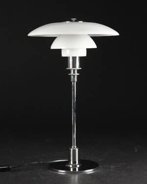 Poul Henningsen. PH 32 bordlampe 