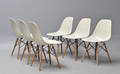 Charles Eames. Sæt på seks skalstole, model DSW, creme 6