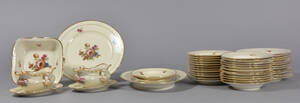 Kjøbenhavns Porcellains Maleri. KPM. Rosenborg. Div dele middagsstel 43