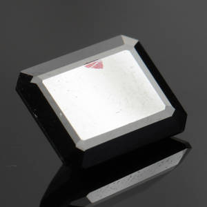Uindfattet behandlet sort diamant ca. 5.600 ct.