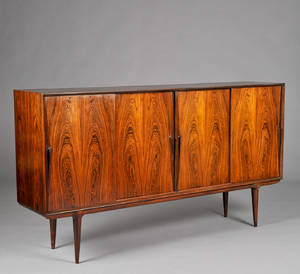 Omann Junior. Høj skænk af palisander