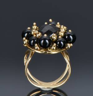 Onyx cocktailring af 18 kt guld, Str 57