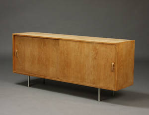 Dansk møbelproducent. Lav skænk