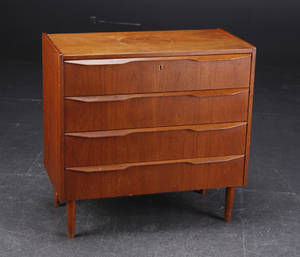 Dansk møbelproducent. Kommode, teak