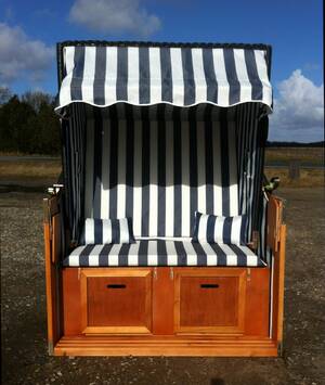 Strandkurv, model Hornbæk blåhvid stribet  Denne vare er sat til omsalg under nyt varenummer 4345091