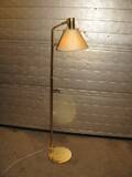 ÖIA GOLVLAMPA MÄSSING