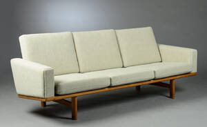 Hans J. Wegner. Tre-pers. sofa, model GE-2363 