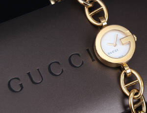 Gucci G. Dameur i forgyldt stål med lys printskive, boks  cert. 2006