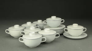 Grethe Meyer for Aluminia. Blåkant, bouillonkopper med låg og underkopper 8