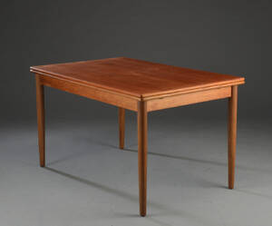 Dansk møbelproducent. Spisebord med hollandsk udtræk 