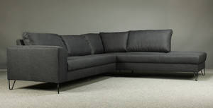 Dansk møbelproducent. 3 pers. sofa med chaiselong, model Bilbao