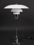 Poul Henningsen. PH 32 bordlampe