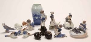 Royal Copenhagen og Bing  Grøndahl. Samling figurer af porcelæn 17