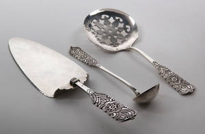 Regnar Leth, København. Tre serveringsdele af sterlingsølv 3