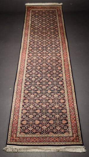 Indsisk tæppe 80 x 324 cm.