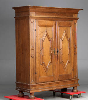 Barokskab, egetræ, 1700- tallet