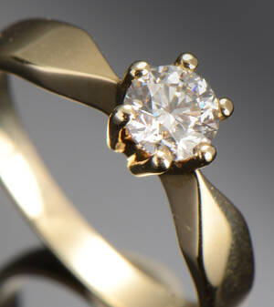 Ring af guld med brillant, ca 0.40 ct
