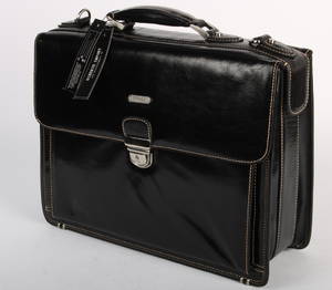 Apples. Skuldertaske i sort læder.