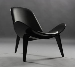 Hans J. Wegner. Skalstol, model CH-07 i sort læder