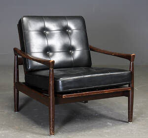Dansk møbelproducent. Lænestol, sort læder, ca. 196070erne