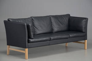Skippers møbler 3-pers. sofa, model konsul, med sort ventura læder
