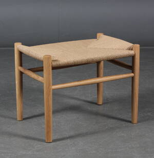 Jørgen Bækmark skammel, model J83 i eg