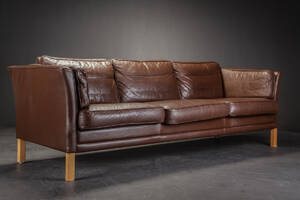Mogens Hansen. Tre-pers. sofa, model 2225 