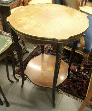 Bord, Louis XV-stil med intarsia och bronsbeslag. 