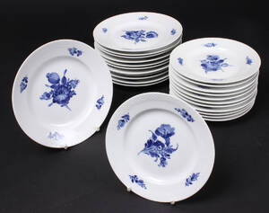 Kgl. Blå Blomst, tallerkner, porcelæn 24  Denne vare er sat til omsalg under nyt varenummer 4264225