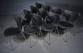 Arne Jacobsen. Ti syverstole model 3107, sort læder 10  
