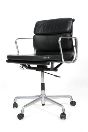 Charles Eames. Soft Pad kontorstol, Model EA-217