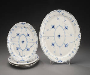 Royal Copenhagen, fire Helblonde serveringsfade af porcelæn 4